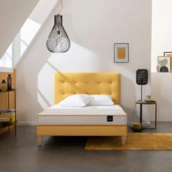 Ensemble Matelas Mousse, Sommier, Pieds, Tête De Lit, Couette Et Oreiller Aurore 300 - SOMEO 29 Ensemble Matelas Mousse, Sommier, Pieds, Tête De Lit, Couette Et Oreiller Aurore 300 - SOMEO -Doublures De Lit Soldes 2024 aurore 300 ambiance 5