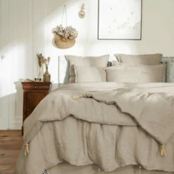 Couvre-lit à Nouettes Lin Lavé -Doublures De Lit Soldes 2024 bout de lit lin beige ambiance