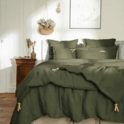 Couvre-lit à Nouettes Lin Lavé -Doublures De Lit Soldes 2024 bout de lit lin kaki ambiance