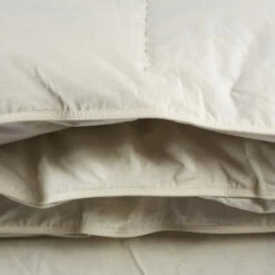 Couette Confort Duvet De Canard Someo -Doublures De Lit Soldes 2024 couette naturelle confort 2
