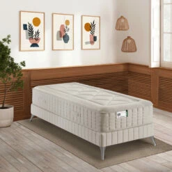 Matelas Simmons Ressorts Ensachés, Latex, Mousse Et Lin F1rst FR.4 -Doublures De Lit Soldes 2024 ens simmons first4 1place 3 4 ambiance