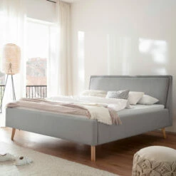 Lit Rembourré En Tissu Avec Tête De Lit Lisse - LT8003 -Doublures De Lit Soldes 2024 frieda gris clair profil ambiance 1