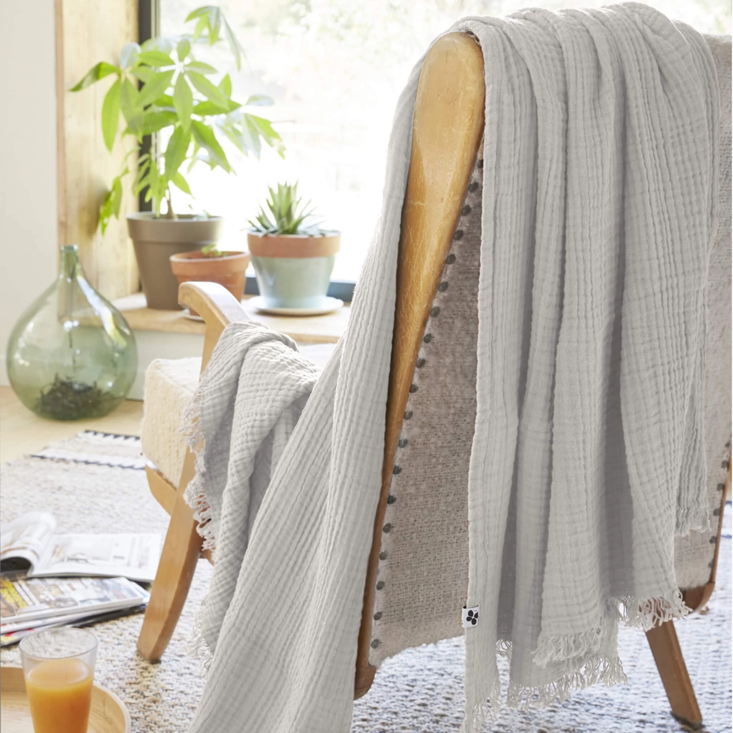 Plaid Gaze De Coton à Franges Gris 6 Plaid Gaze De Coton à Franges Gris – Image 4