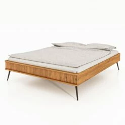 Lit En Chêne Massif Clair Avec Pieds Inclinés En Métal - LT36002 -Doublures De Lit Soldes 2024 lit kula profil droit fond blanc 2