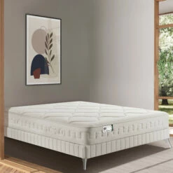 Matelas Simmons Ressorts Ensachés, Mousse à Mémoire De Forme, Lin Et Fibres Recyclées F1rst FR.3 -Doublures De Lit Soldes 2024 matelas simmons first3 3 4 ambiance